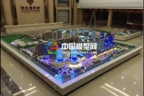 建筑模型是沙盤的一個部分，沙盤模型內(nèi)容更廣